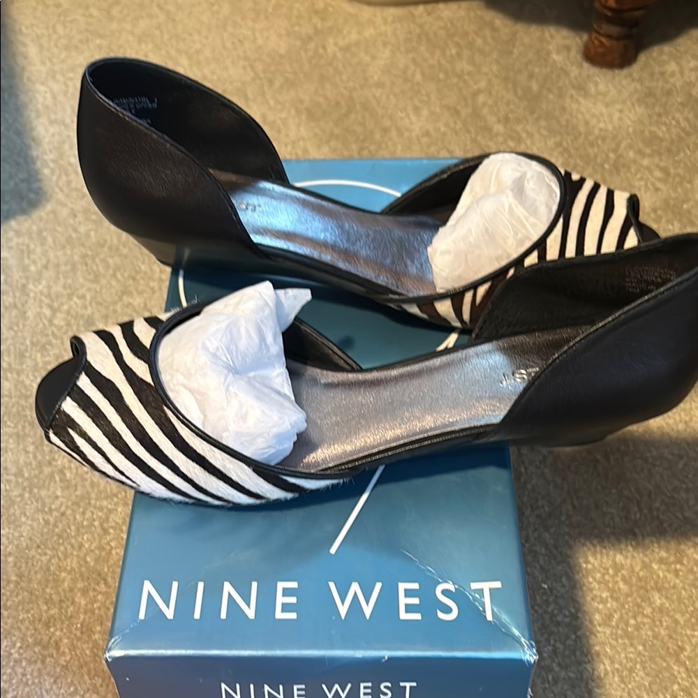 Nine West Black and White Heels Sleek Modern Design